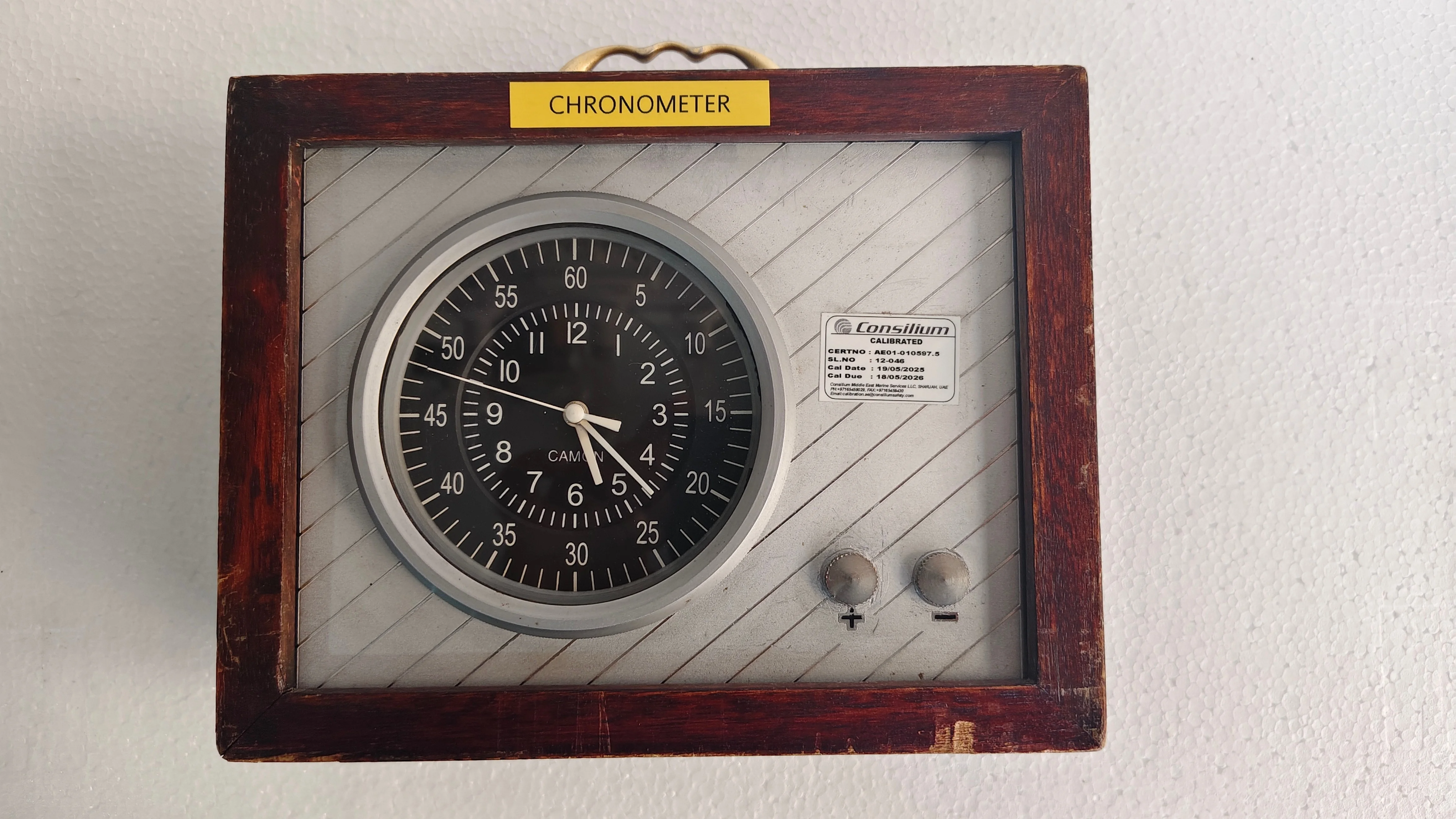 Quartz Precision NE-02-07 Clock In Wooden Box