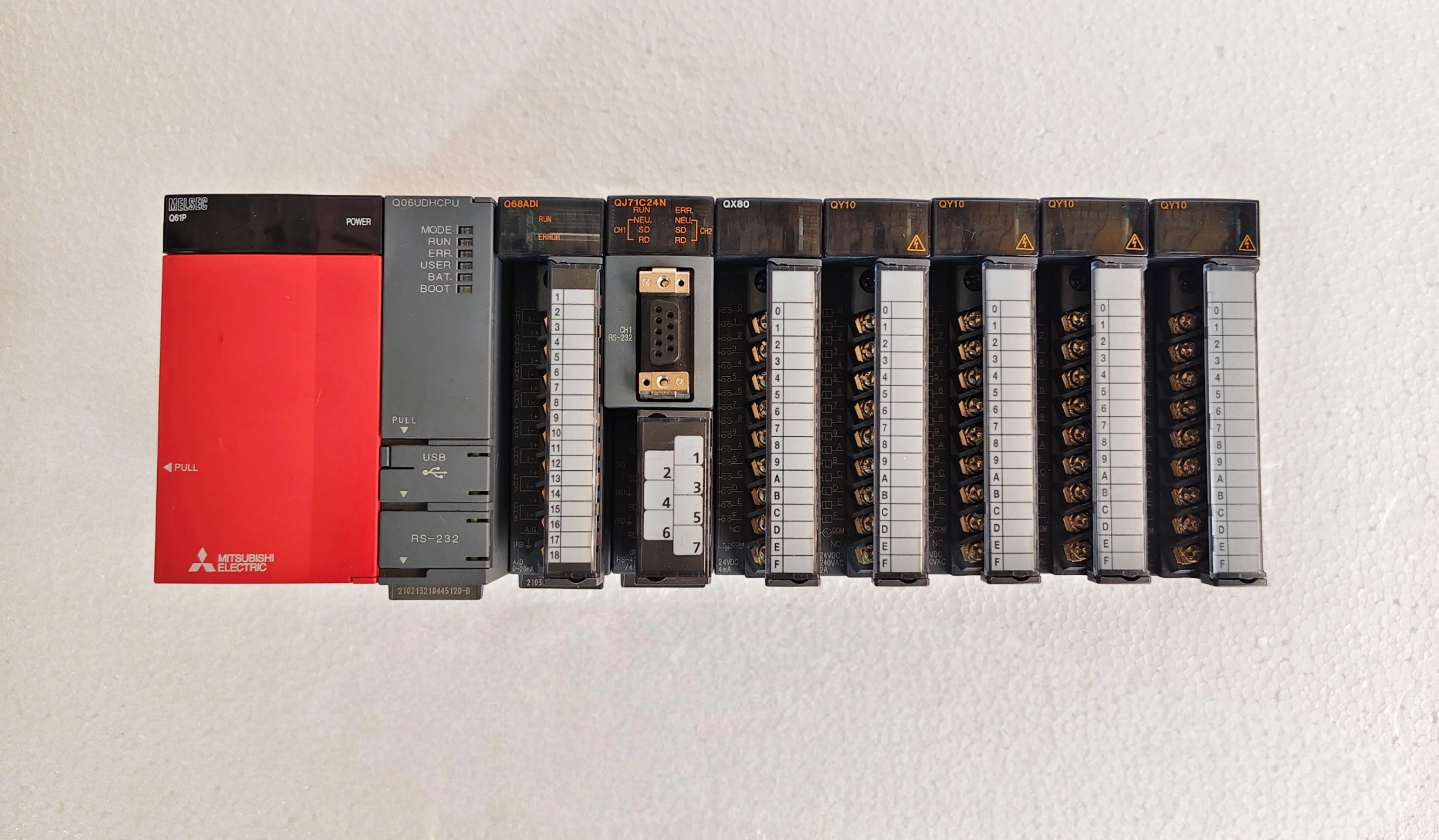 Mitsubishi Melsec PLC with Q61P, Q06UDHCPU, Q68ADI, QJ71C24N, QX80, QY10