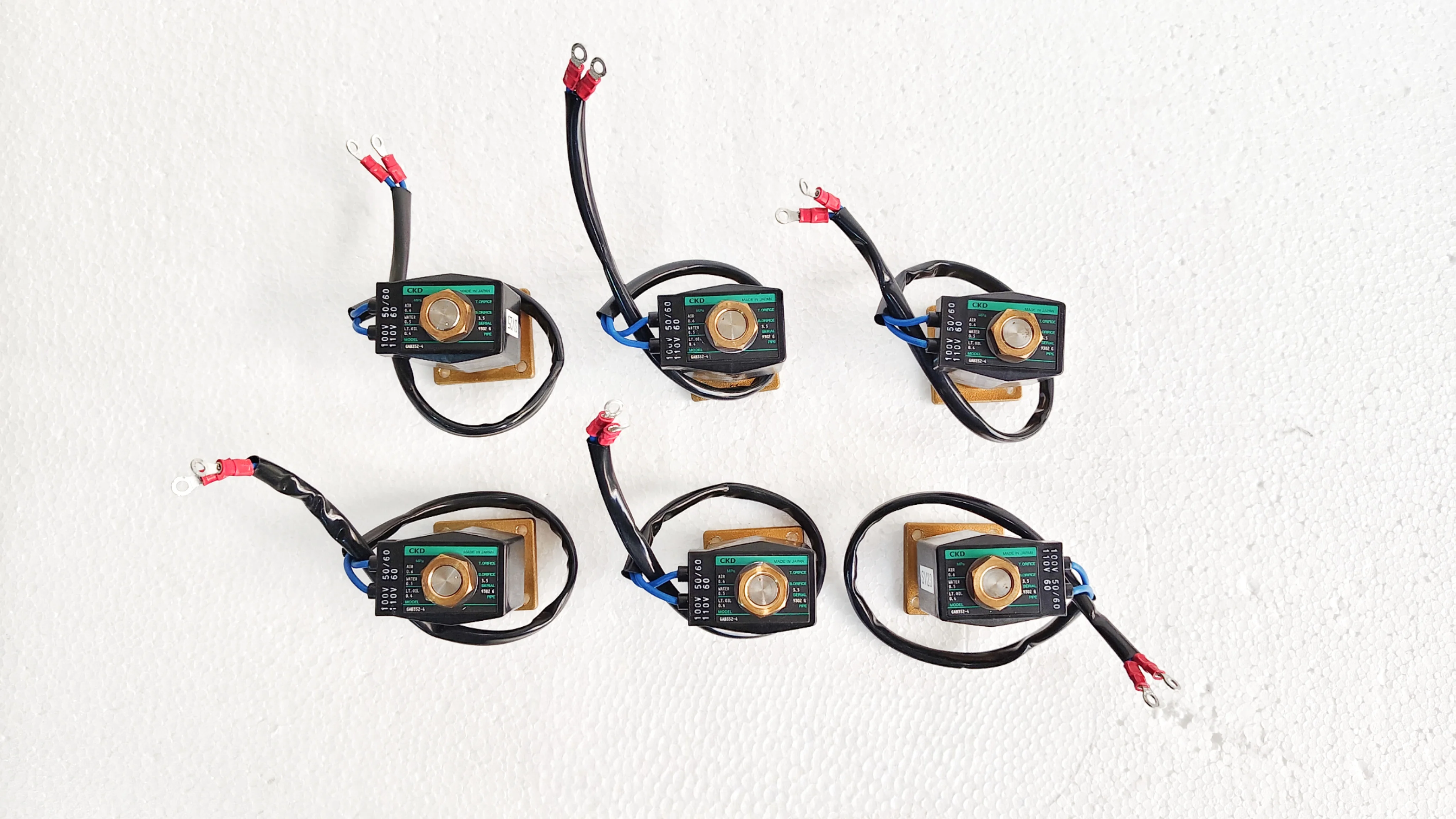 CKD GAB352-4 Solenoid Valve 100 / 110V S Lot of 06 Pcs