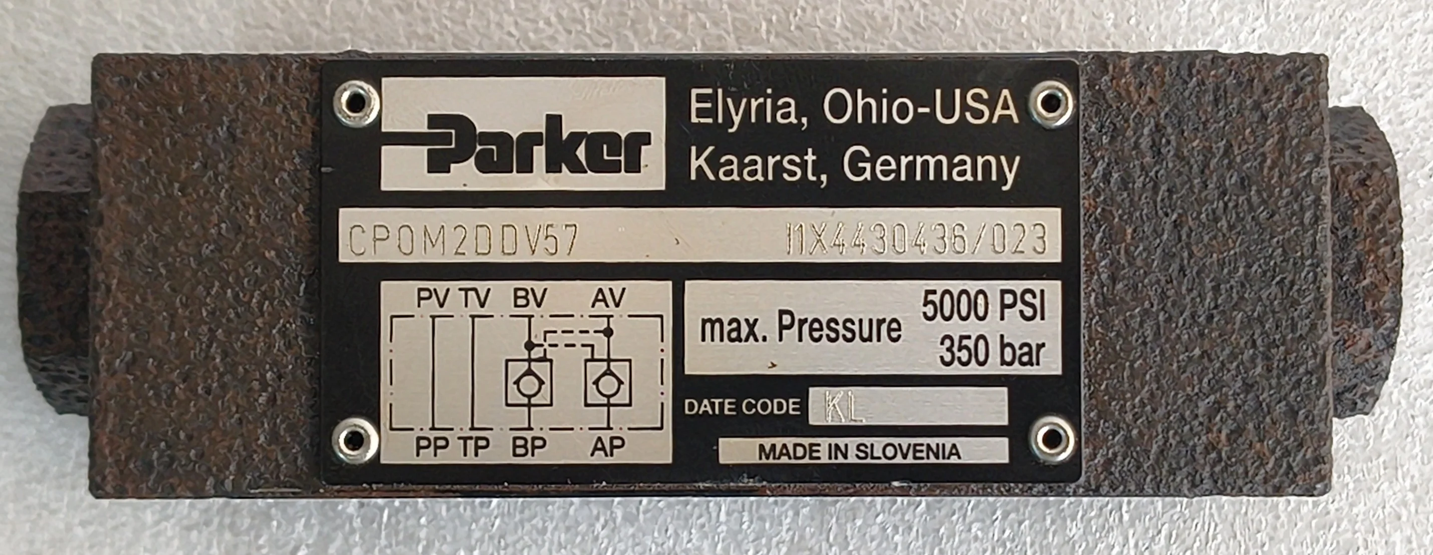 PARKER CP0M2DDV57 PILOT OPERATED CHECK VALVE