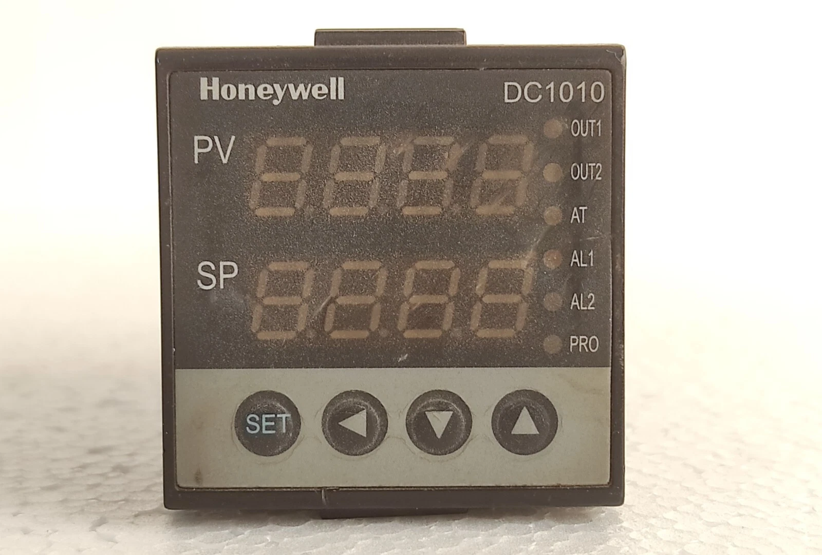 Honeywell dc1010cr-101000-e / DC1010CR-101000-E Digital Temperature Controller