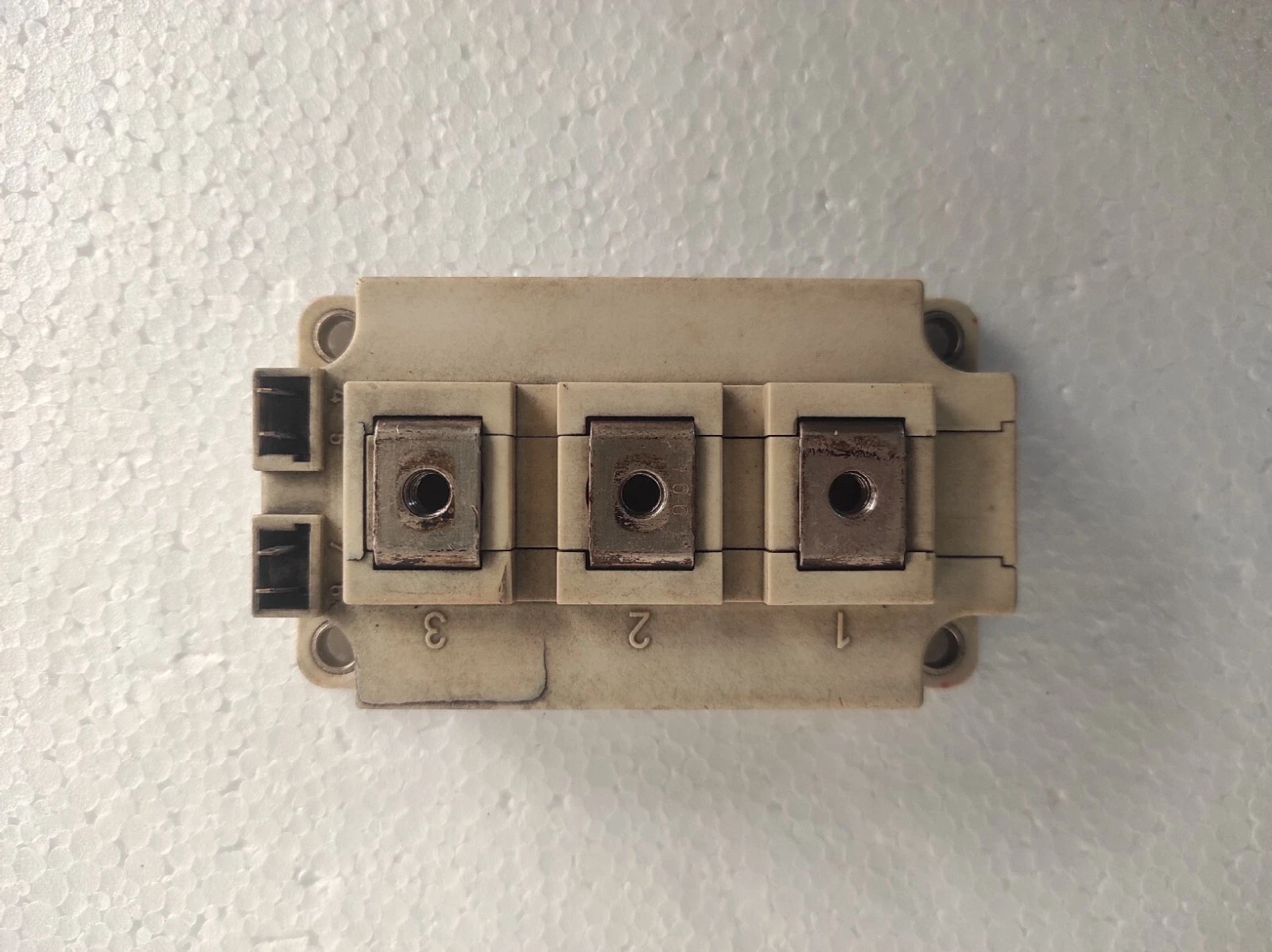 admin/uploads/uploads/infineon_igbt_ff300r12mod_3.webp
