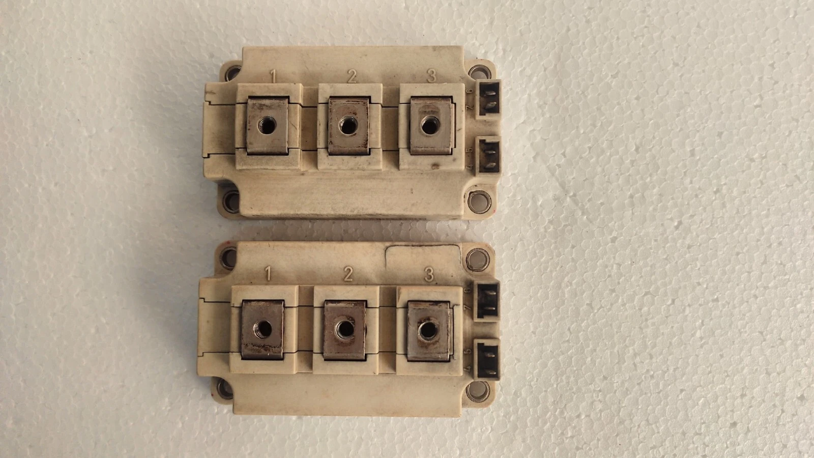 Infineon igbt / IGBT FF300R12KE3 Module