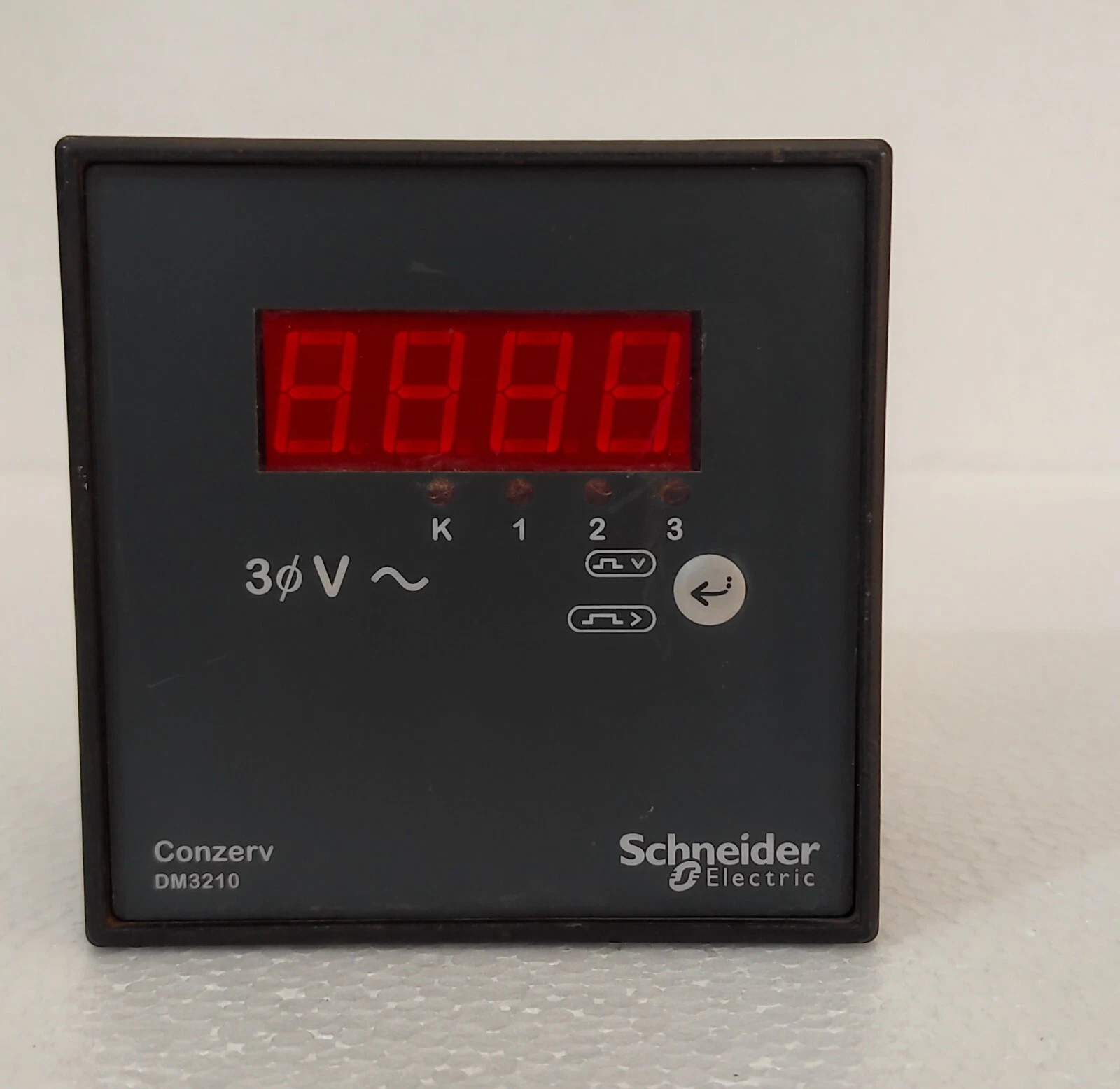 Schneider Electric Conzerv DM3210 Digital Meter