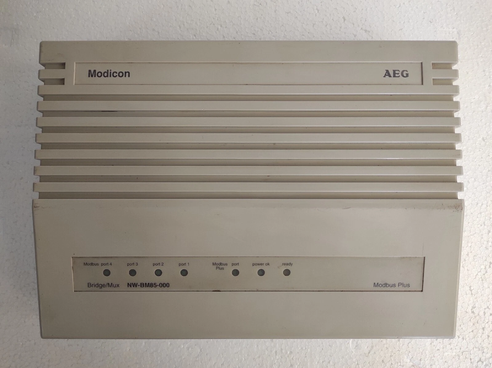 Schneider Modicon nw-bm85-000 / NW-BM85-000 Modbus Plus Bridge Multiplexer