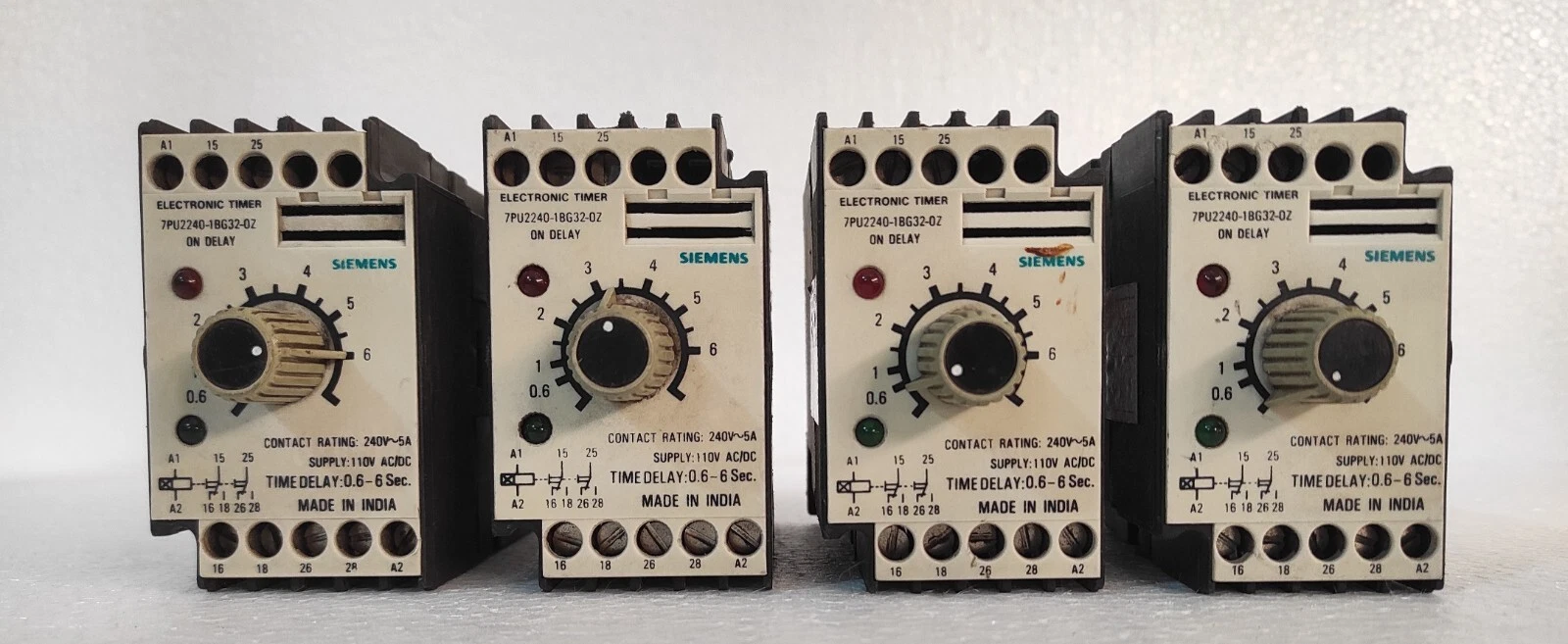 Siemens 7PU2240-1BG32-OZ Electric Timer Lot of 04 Pcs